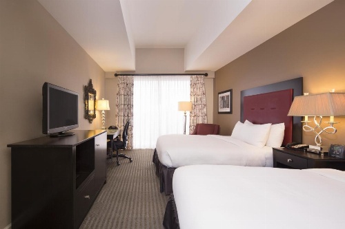 DoubleTree by Hilton Hotel Raleigh - Brownstone - University image 23
