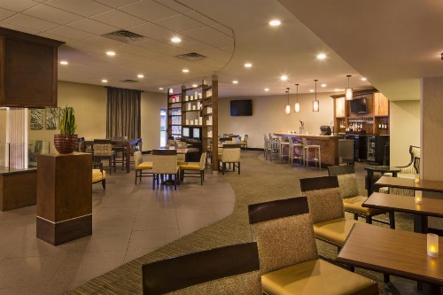 DoubleTree by Hilton Hotel Raleigh - Brownstone - University image 25